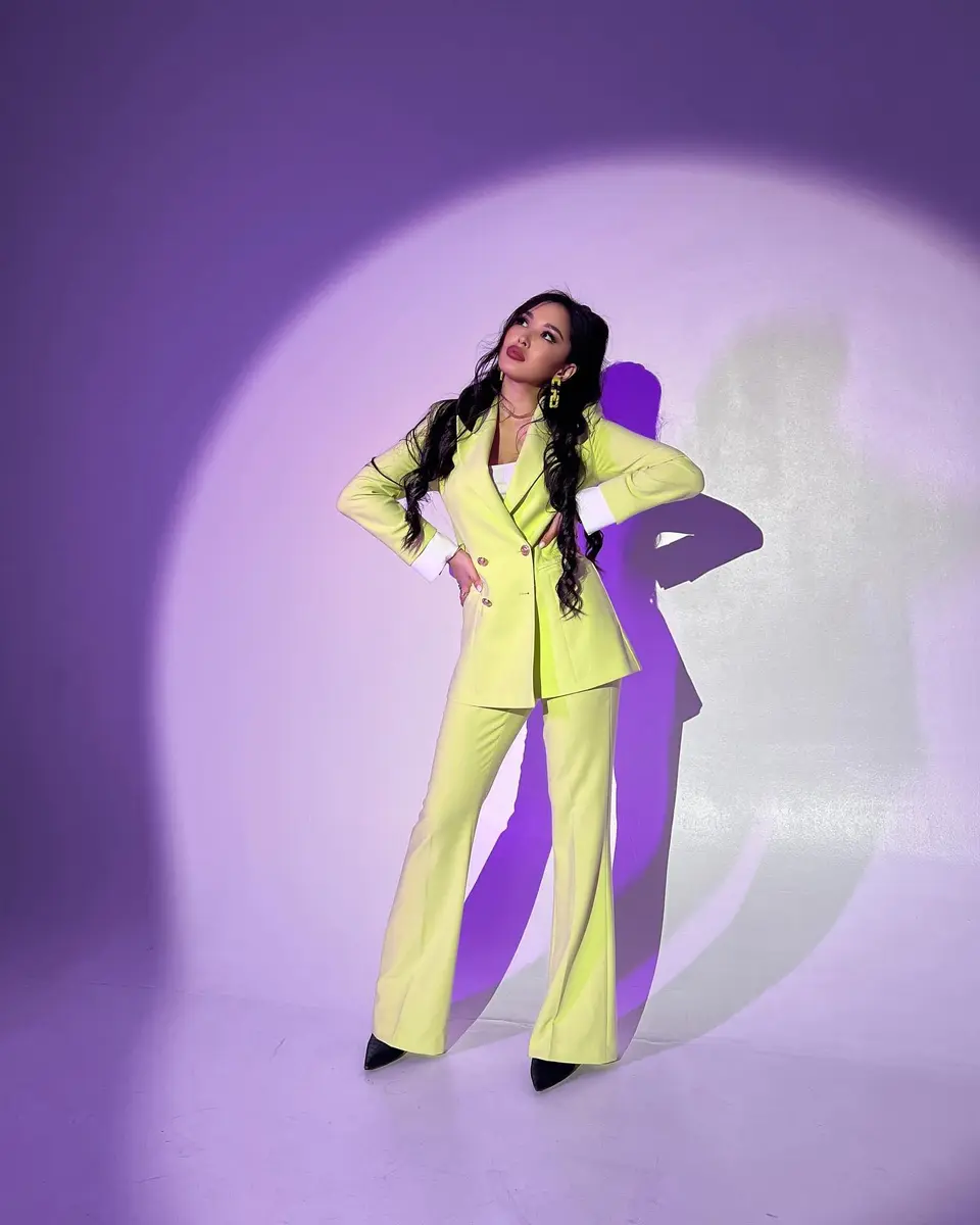 Alma escort in Dubai