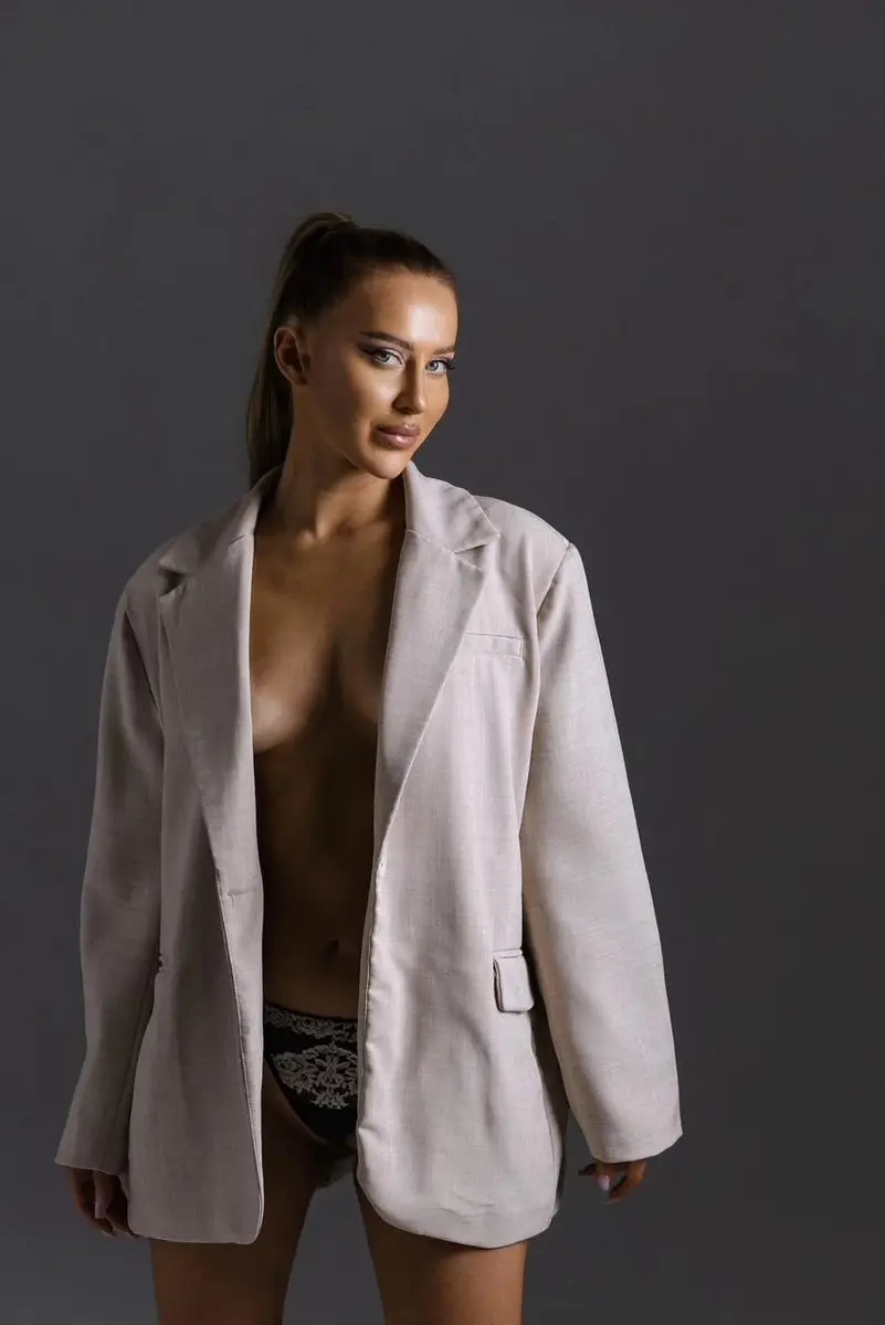 Aria escort in Dubai