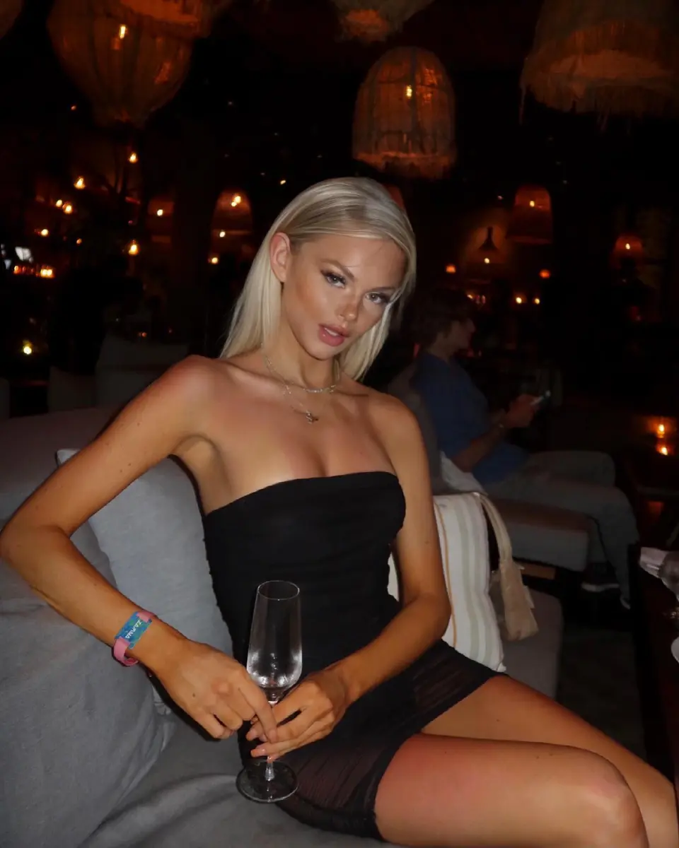 Dionne escort in Dubai