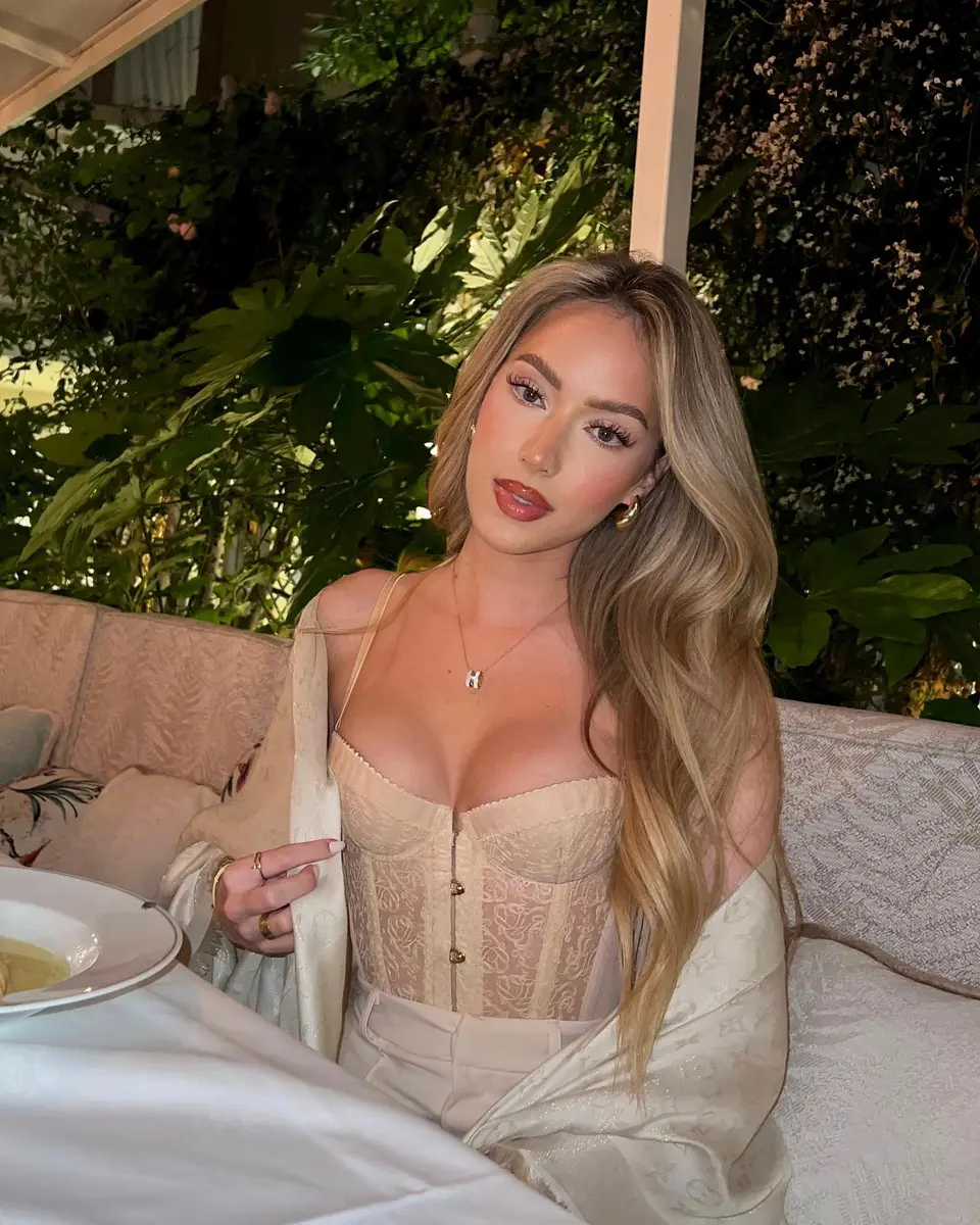 Feyda escort in Dubai