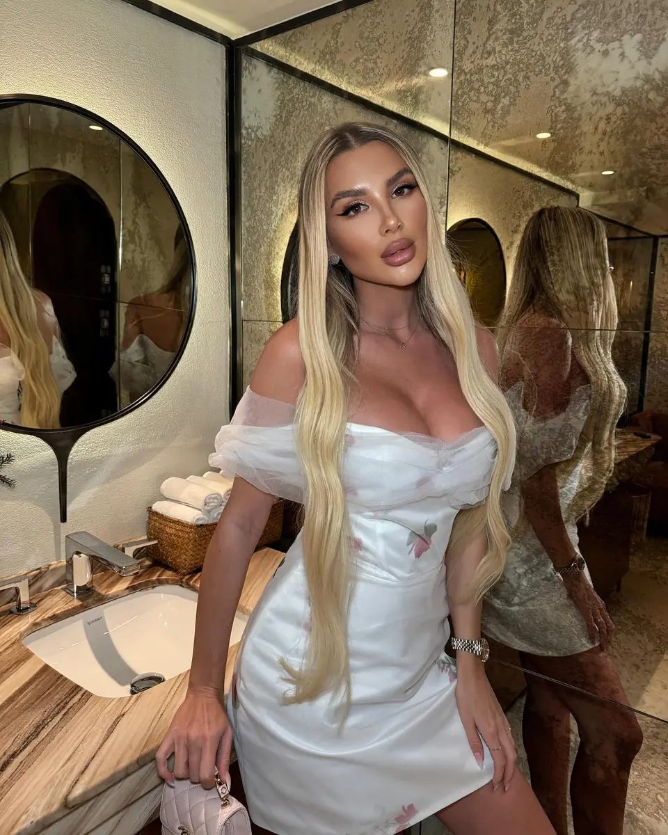 Fria escort in Dubai