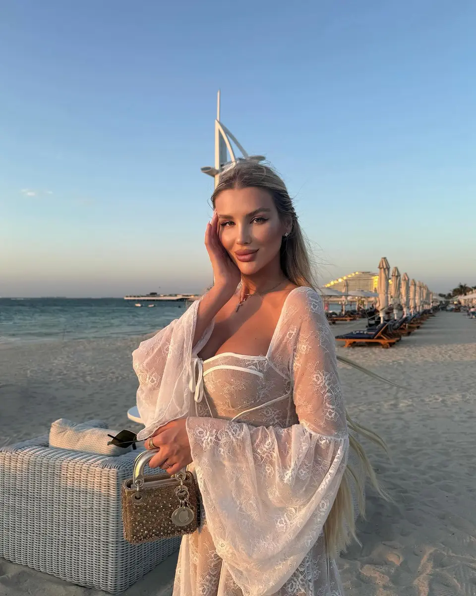 Fria escort in Dubai