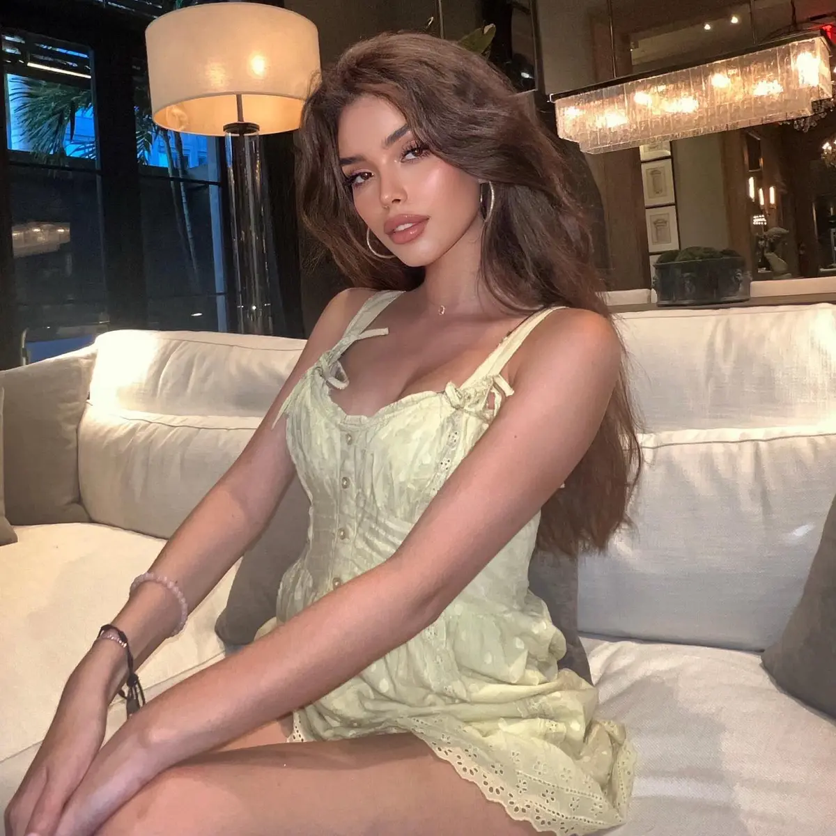 Inssi escort in Dubai