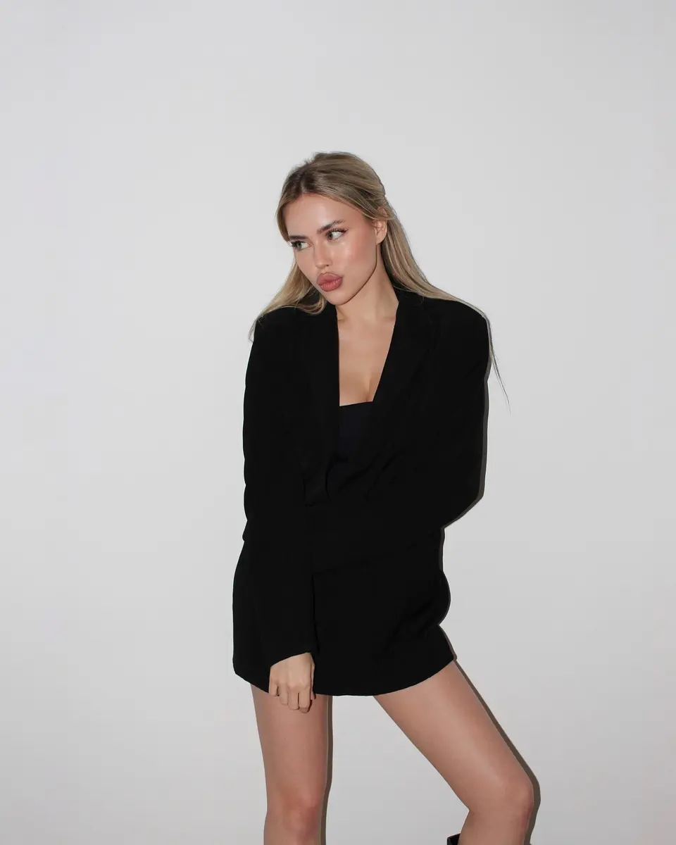 Namina escort in Dubai