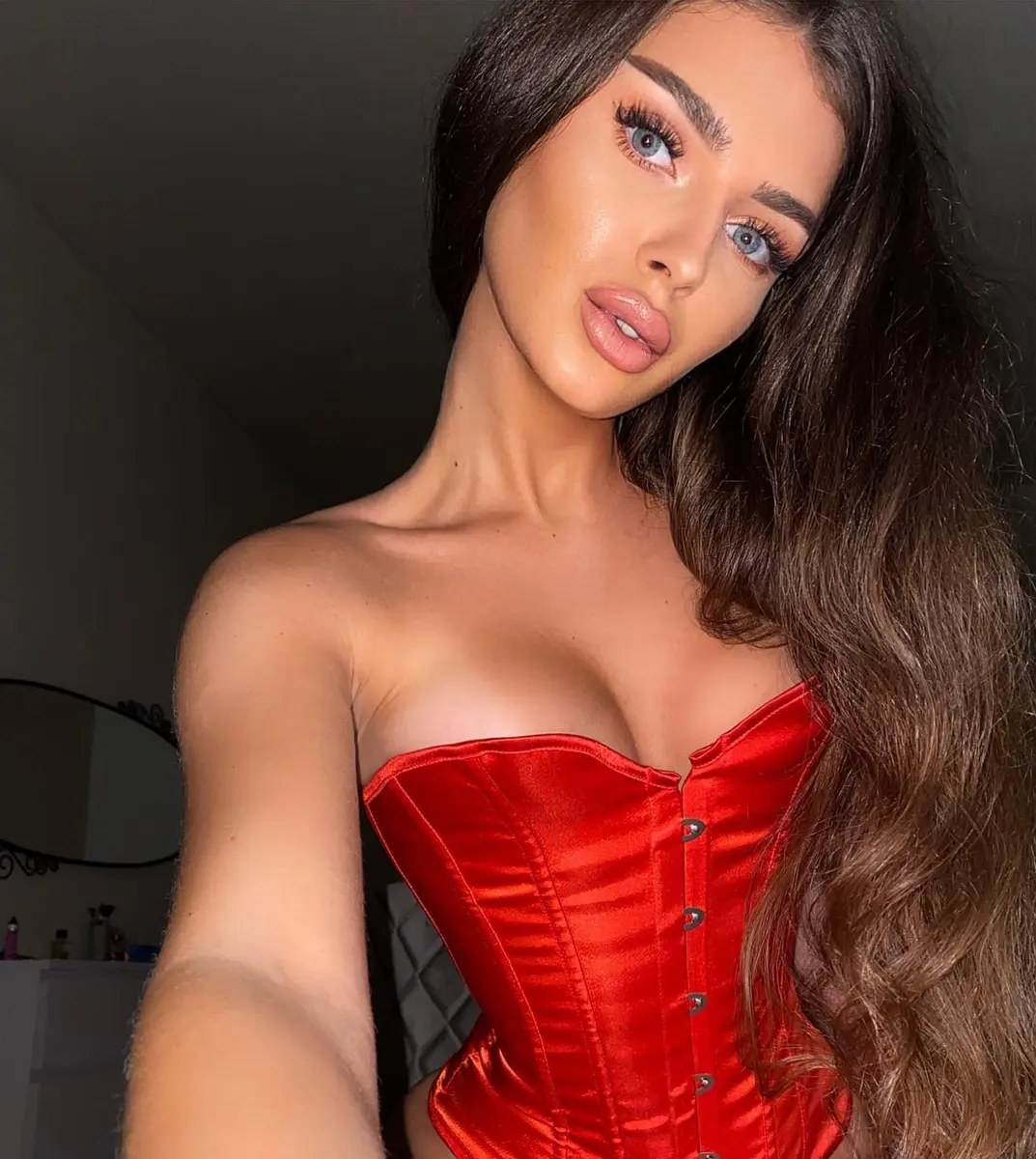 Nellie escort in Dubai