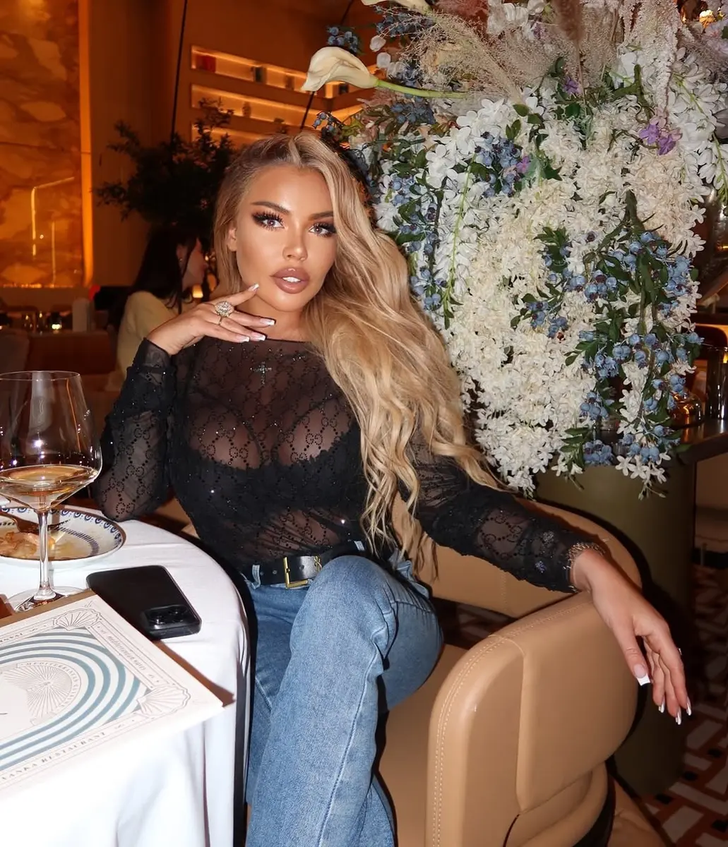 Nelme escort in Dubai