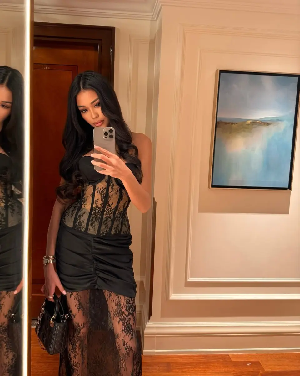 Nina escort in Dubai