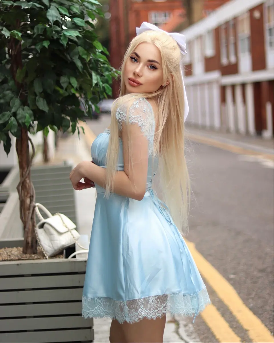 Plisel escort in Dubai