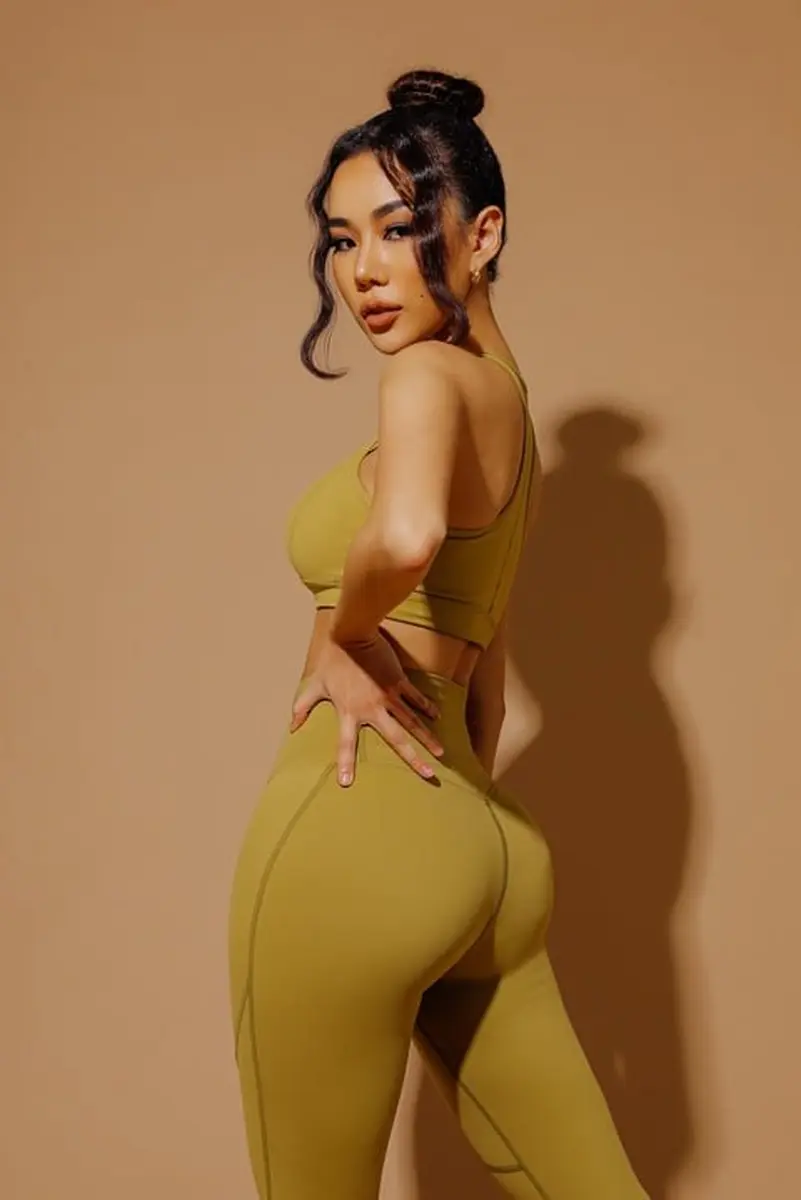 Romma escort in Dubai