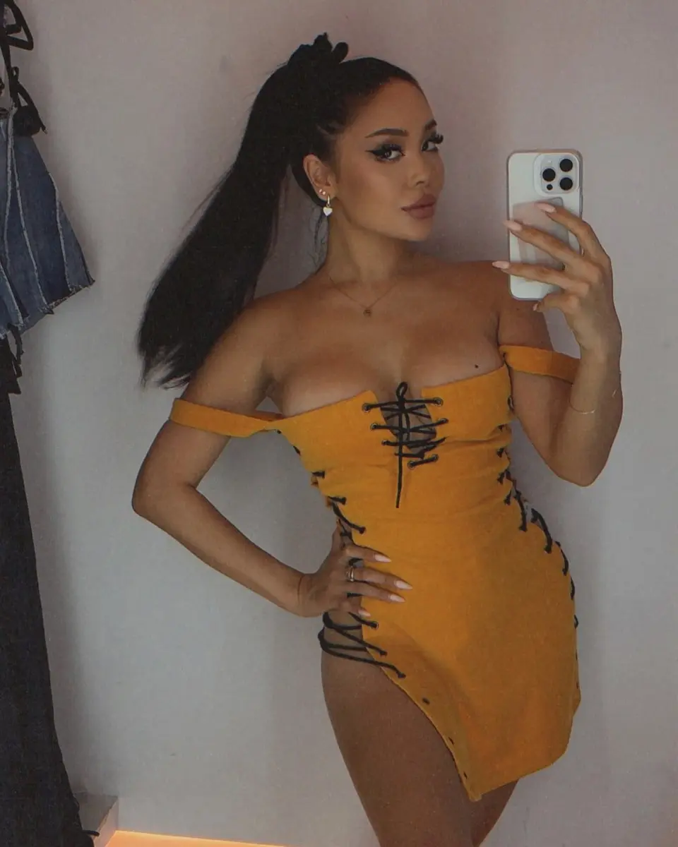 Zhanna escort in Dubai