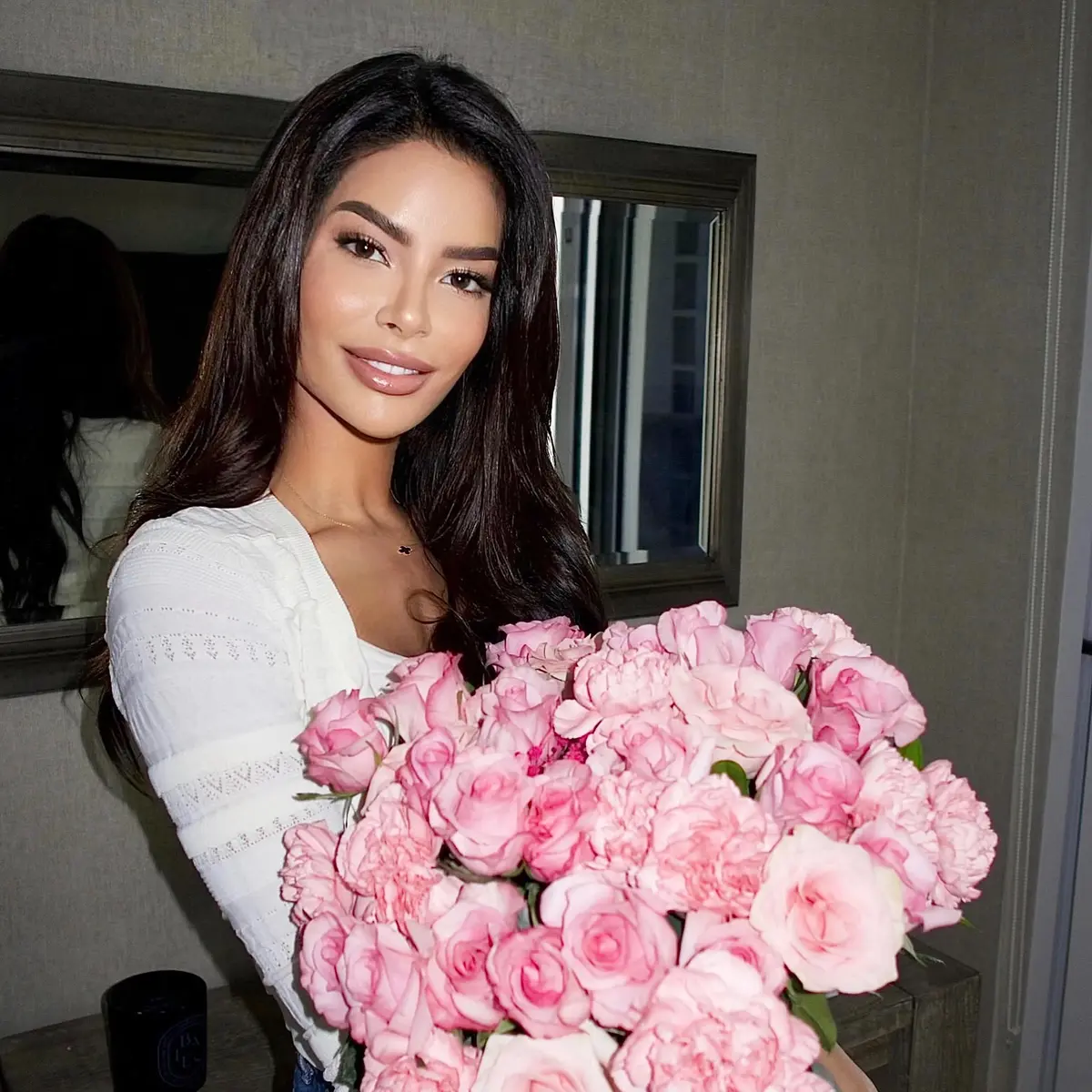 Zimfi escort in Dubai