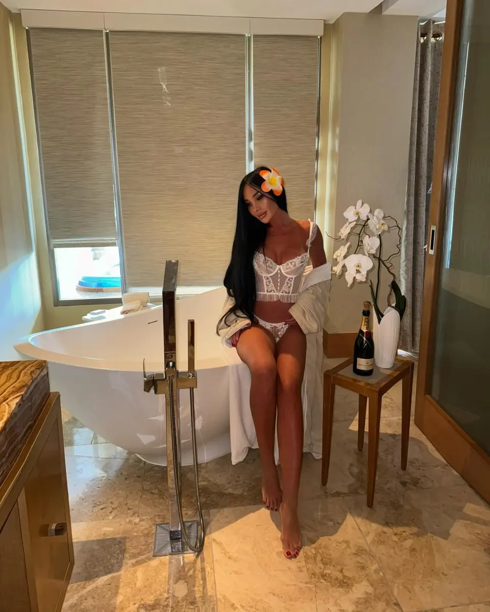 Zoya escort in Dubai